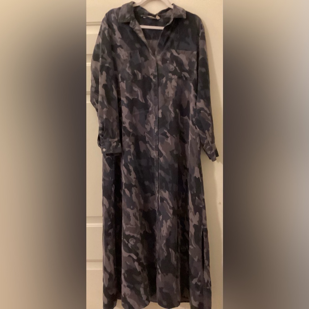 Soft Surroundings Incognito Camouflage Tencel Maxi Shirt Dres
SZ L